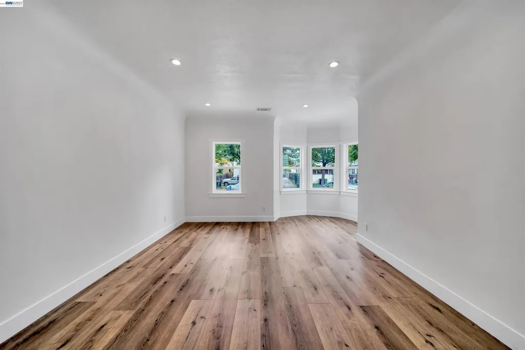 3035 Logan Street Oakland CA 94601