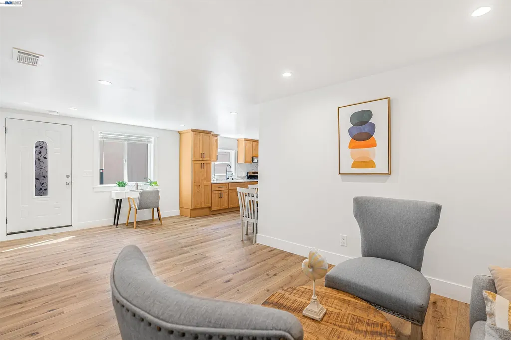 3035 Logan Street Oakland CA 94601
