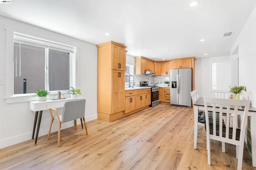3035 Logan Street Oakland CA 94601