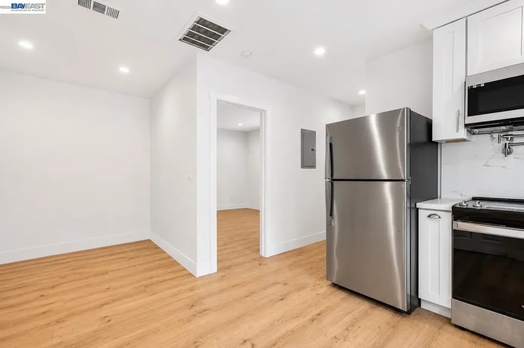 3035 Logan Street Oakland CA 94601
