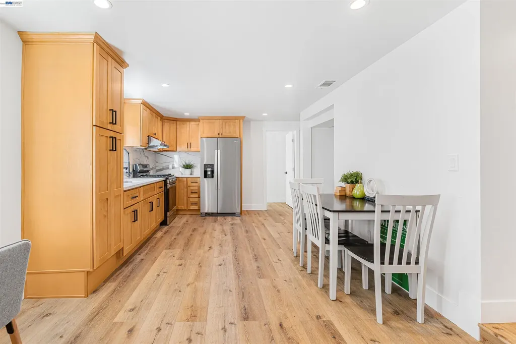 3035 Logan Street Oakland CA 94601