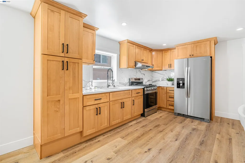 3035 Logan Street Oakland CA 94601