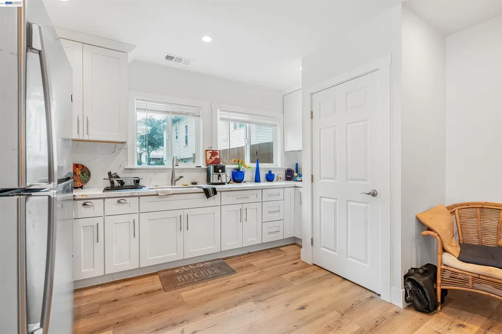 3035 Logan Street Oakland CA 94601