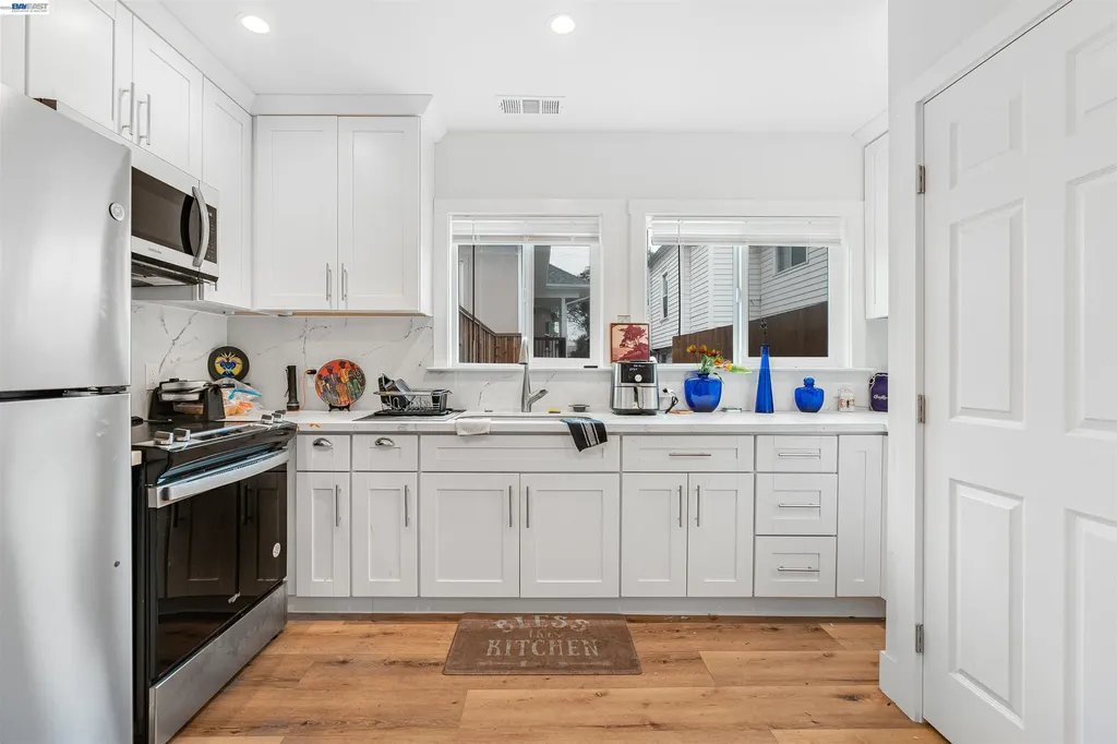 3035 Logan Street Oakland CA 94601