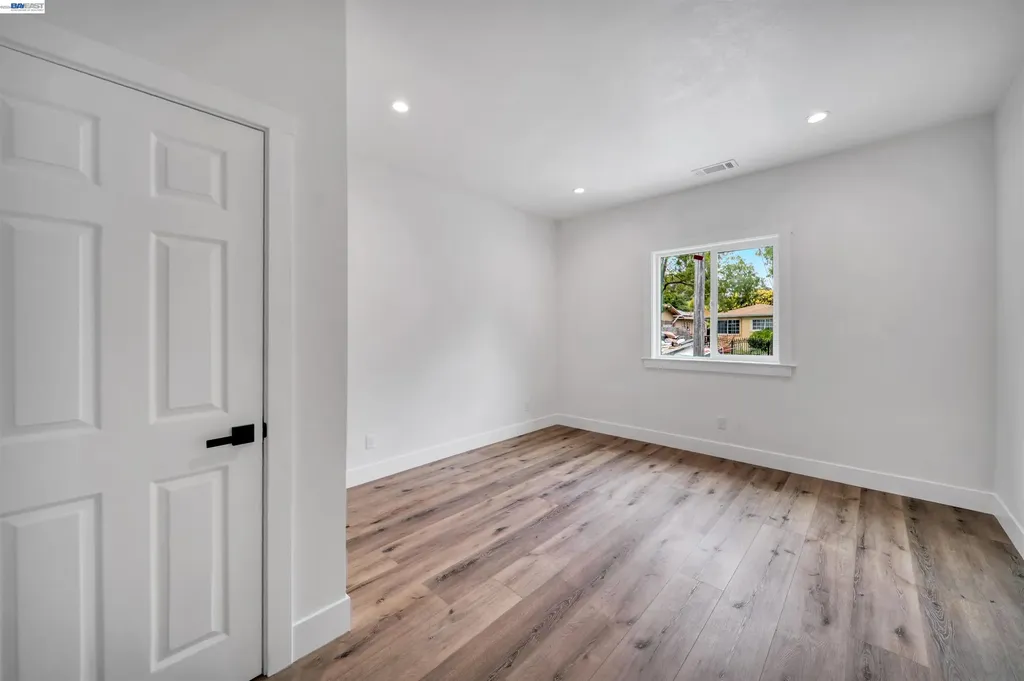 3035 Logan Street Oakland CA 94601