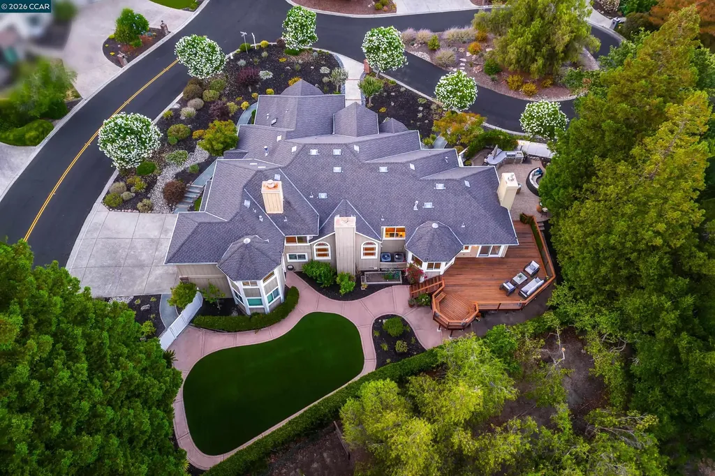 70 Ridgecrest Court Lafayette CA 94549