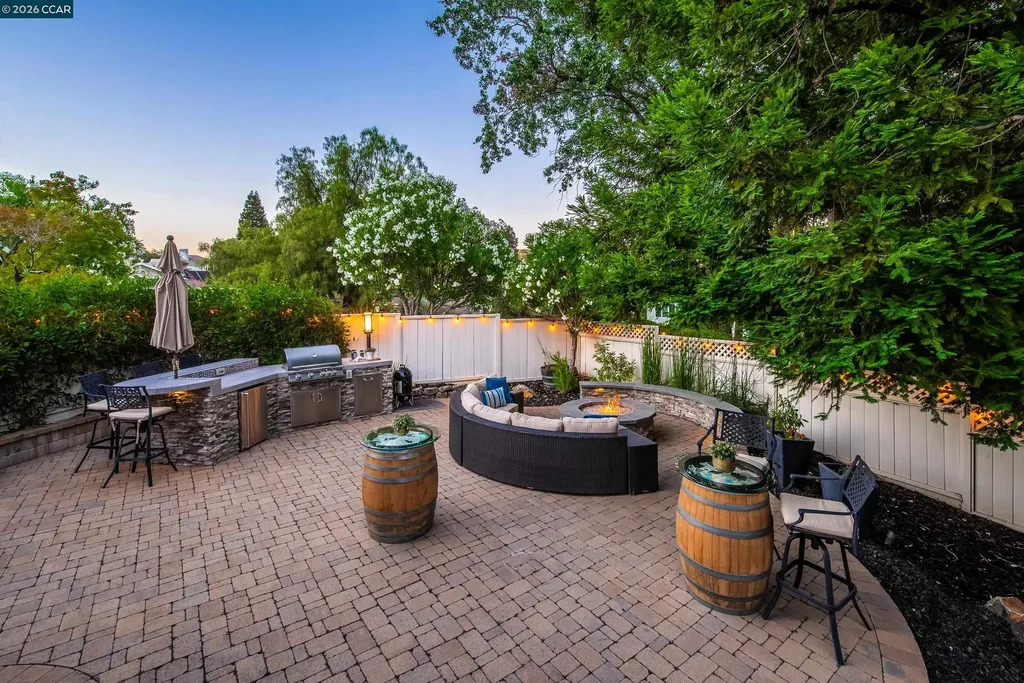 70 Ridgecrest Court Lafayette CA 94549