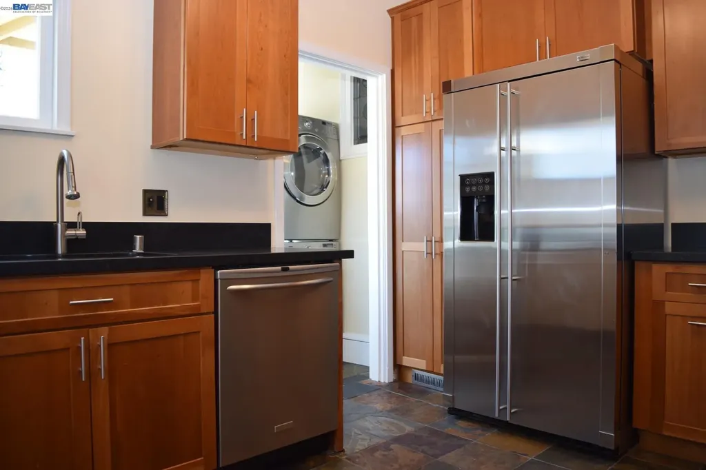 2860 Jackson Street Alameda CA 94501