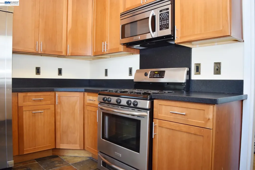 2860 Jackson Street Alameda CA 94501