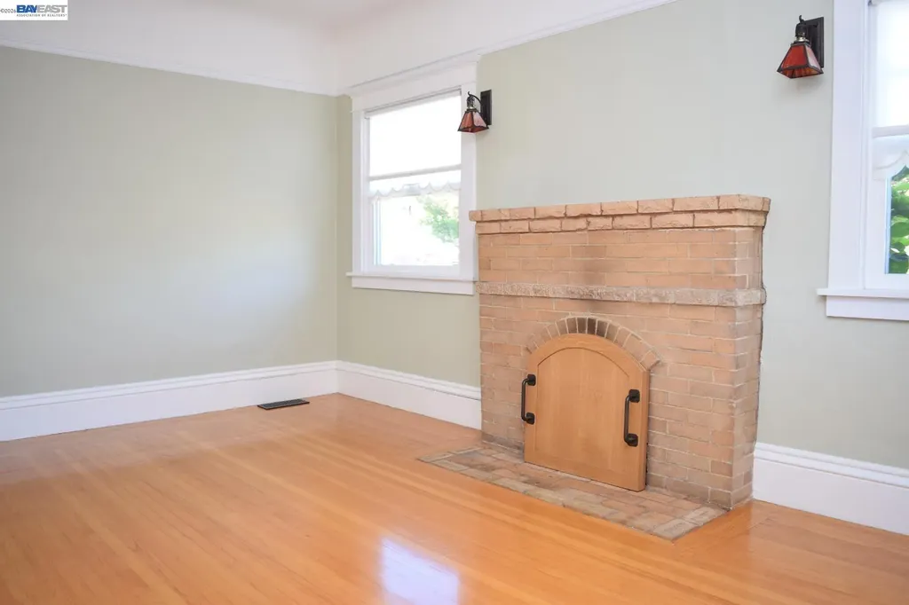 2860 Jackson Street Alameda CA 94501