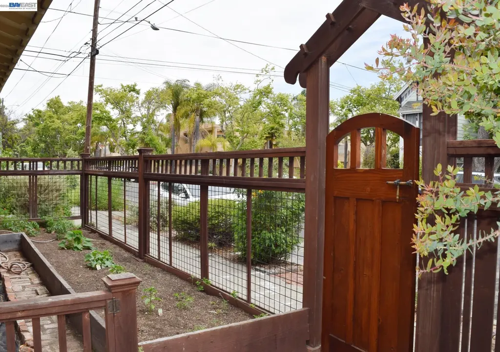 2860 Jackson Street Alameda CA 94501