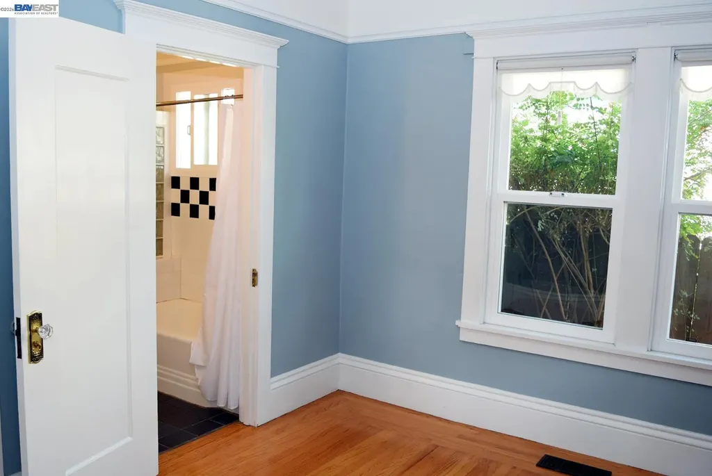 2860 Jackson Street Alameda CA 94501