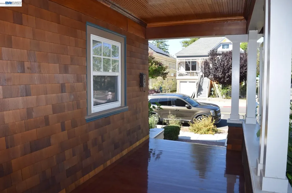 2860 Jackson Street Alameda CA 94501
