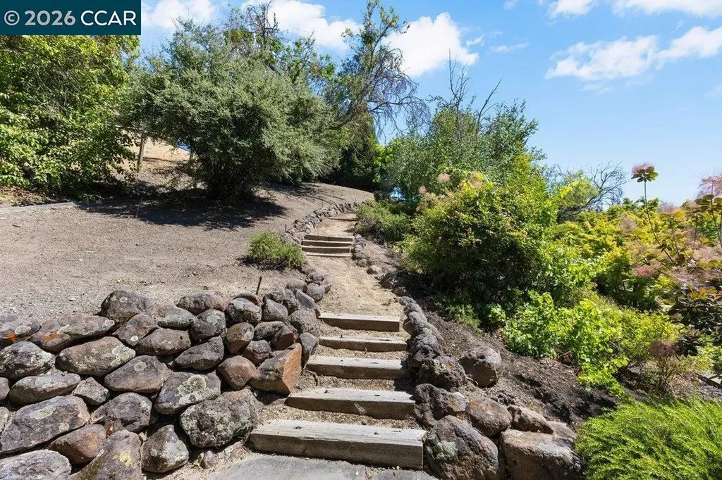 20 Monte Crest Court Walnut Creek CA 94595