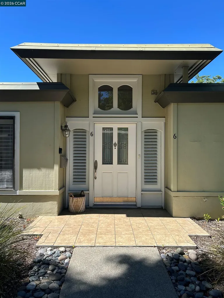 1209 Oakmont Drive #6 Walnut Creek CA 94595