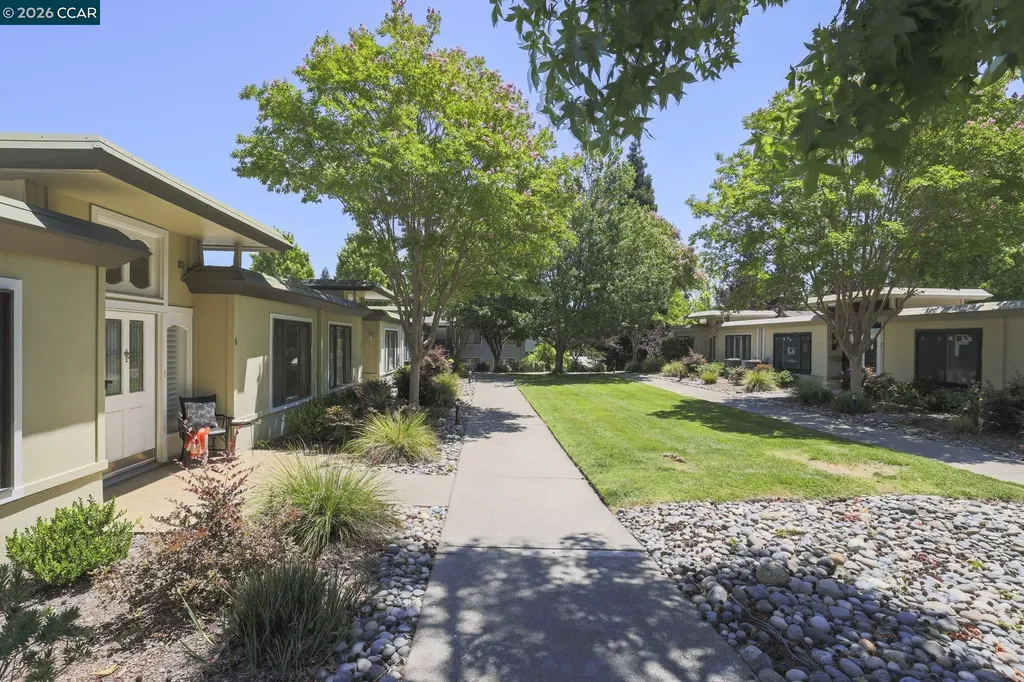 1209 Oakmont Drive #6 Walnut Creek CA 94595