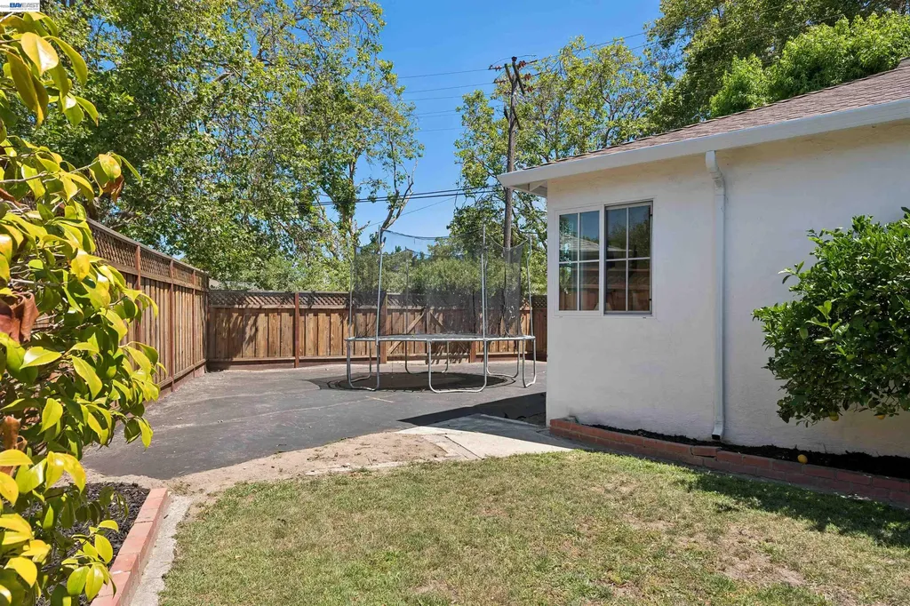 15915 Via Toledo San Lorenzo CA 94580