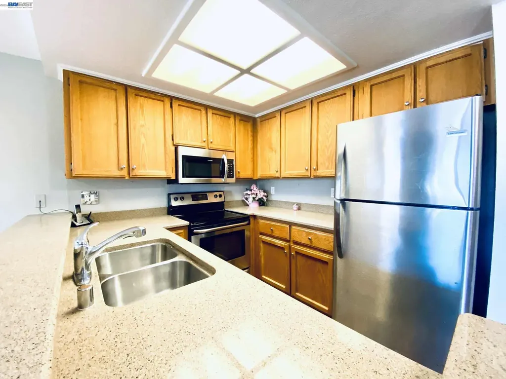 2505 Miramar Avenue Castro Valley CA 94546