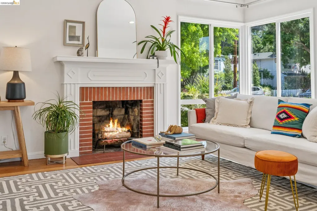 264 Marlow Drive Oakland CA 94605