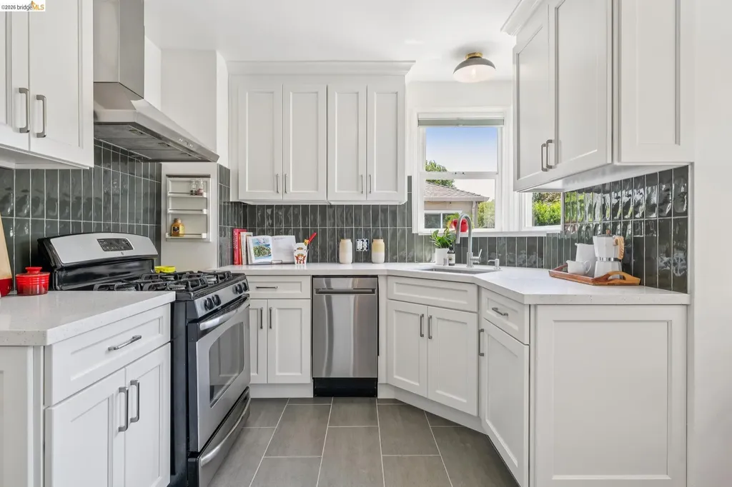 264 Marlow Drive Oakland CA 94605