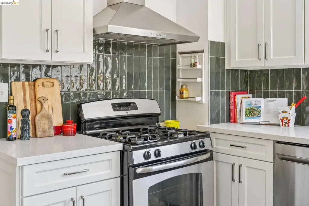 264 Marlow Drive Oakland CA 94605