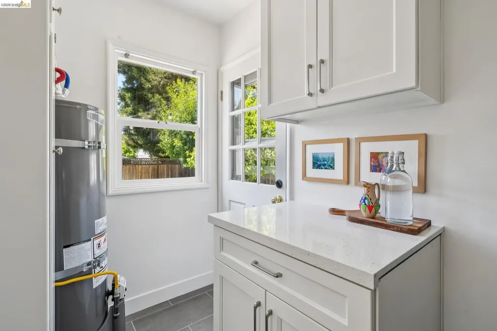 264 Marlow Drive Oakland CA 94605