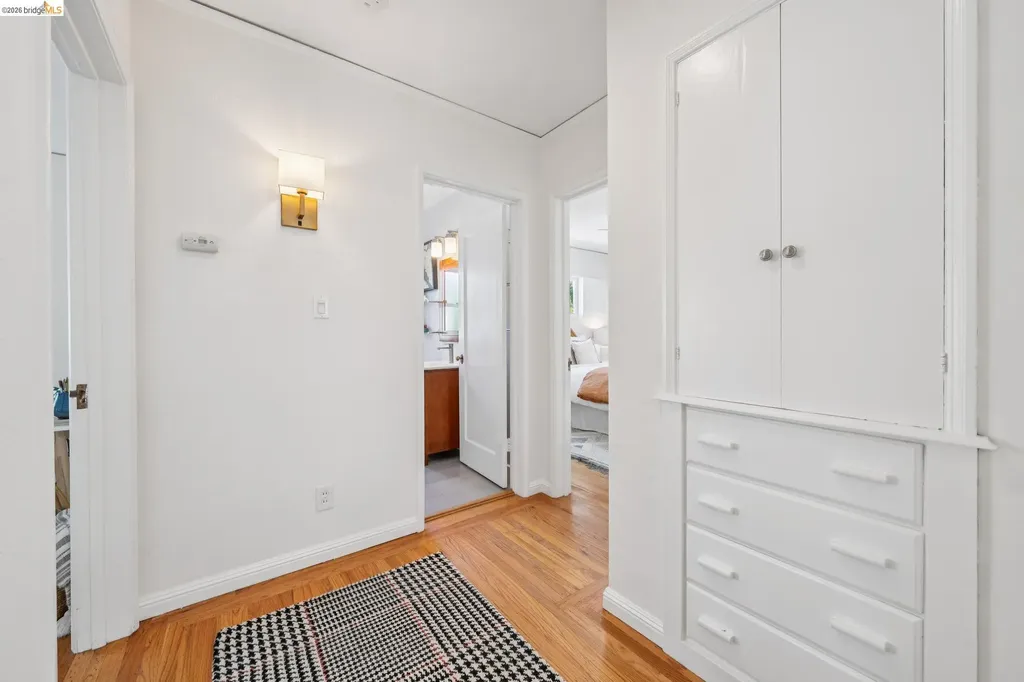 264 Marlow Drive Oakland CA 94605