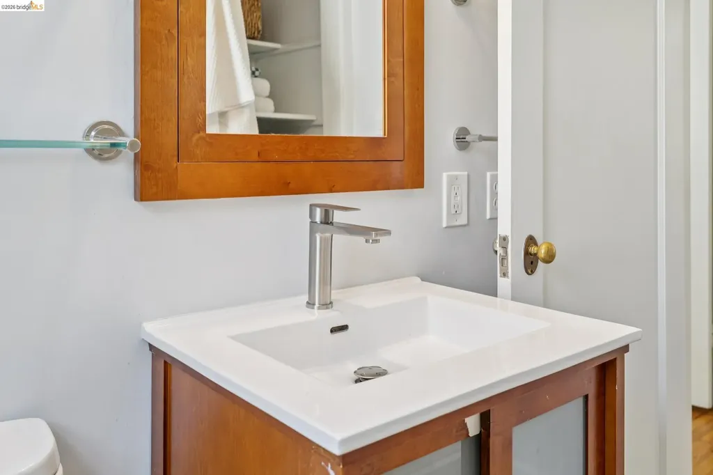 264 Marlow Drive Oakland CA 94605