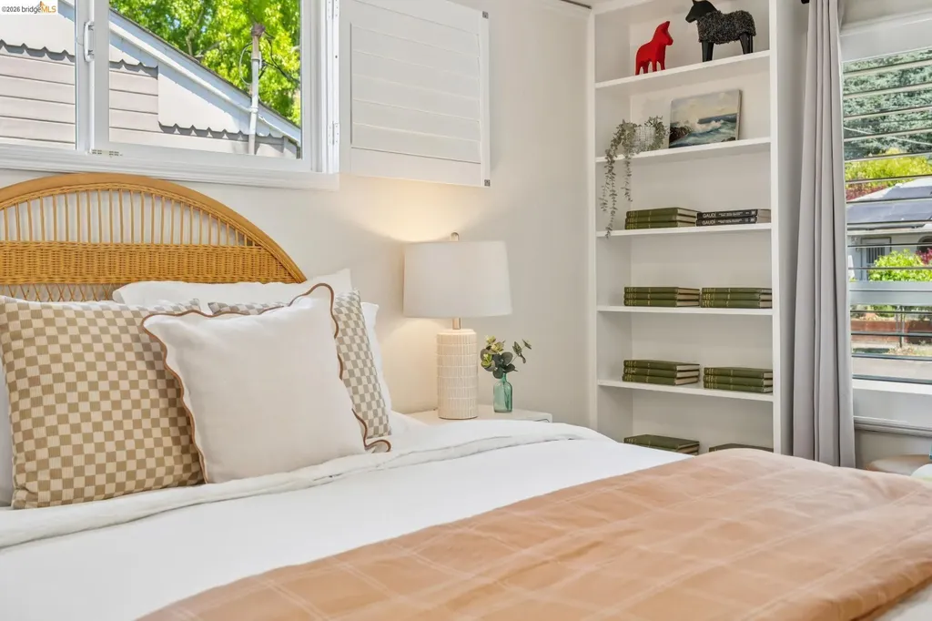 264 Marlow Drive Oakland CA 94605