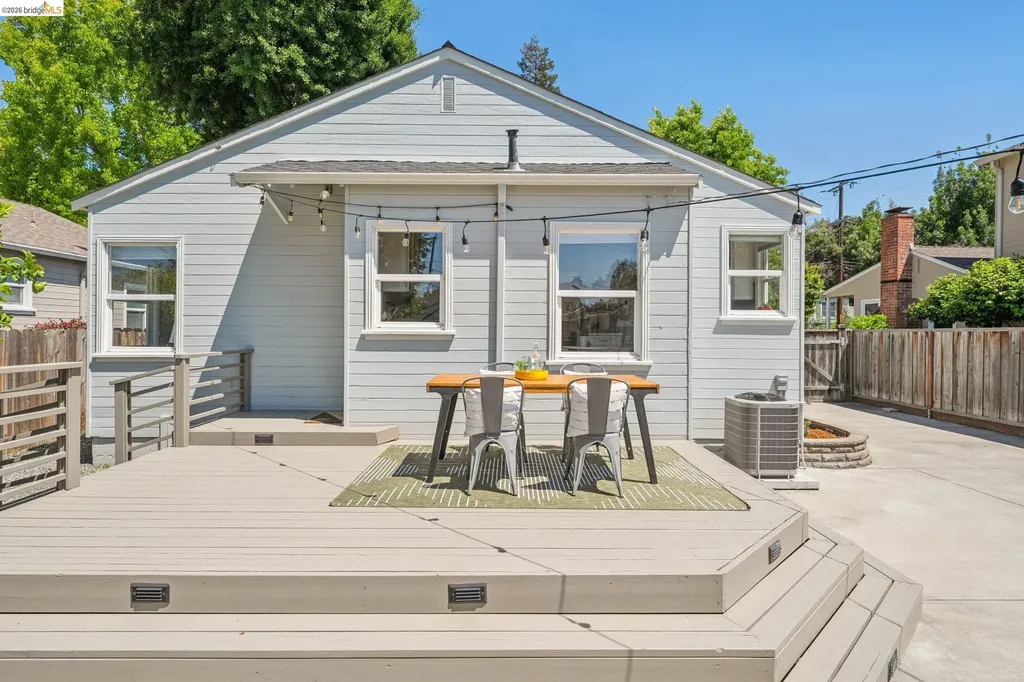 264 Marlow Drive Oakland CA 94605