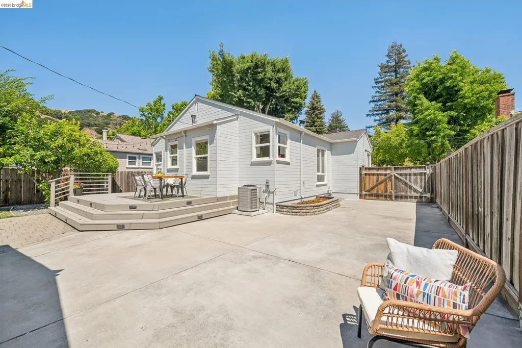 264 Marlow Drive Oakland CA 94605