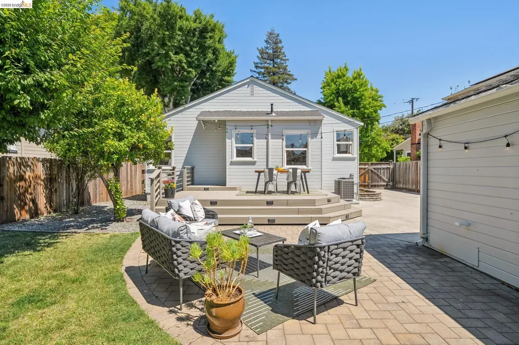 264 Marlow Drive Oakland CA 94605