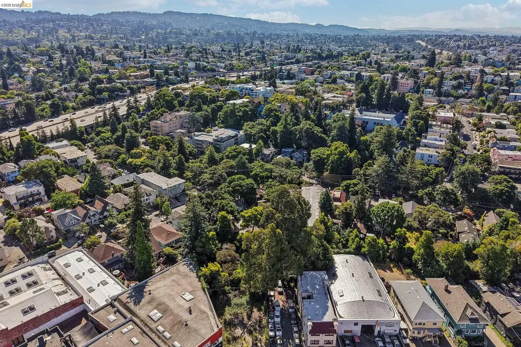 3070 Brook Street Oakland CA 94611