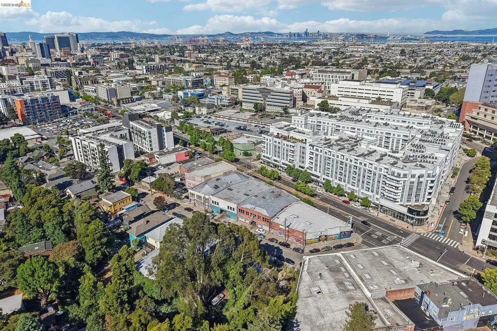 3070 Brook Street Oakland CA 94611