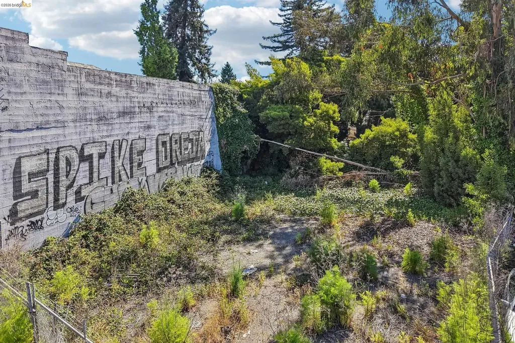 3070 Brook Street Oakland CA 94611