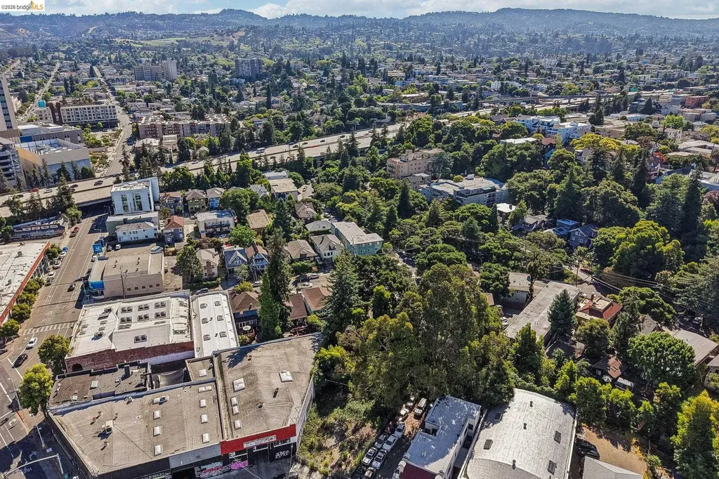 3070 Brook Street Oakland CA 94611