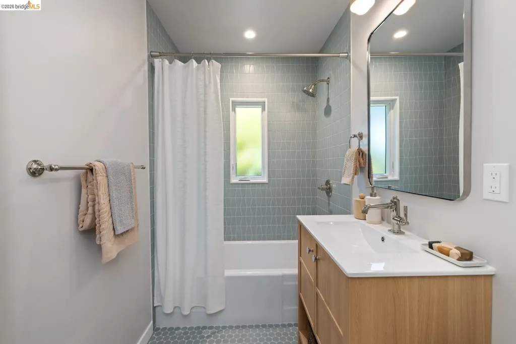 371 Rugby Avenue Berkeley CA 94708