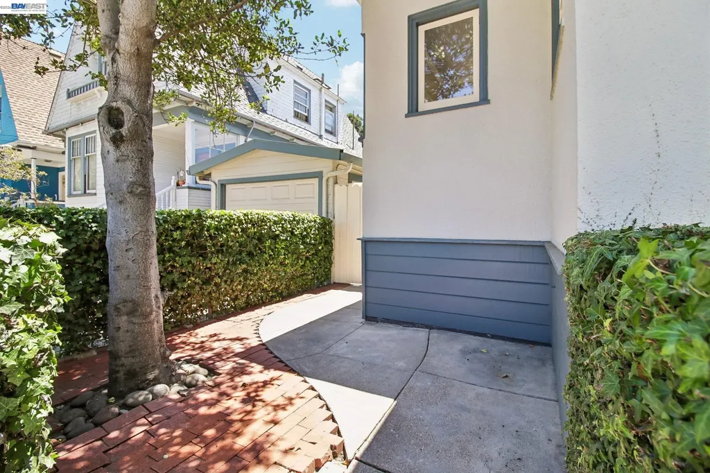 1344 Saint Charles Street Alameda CA 94501