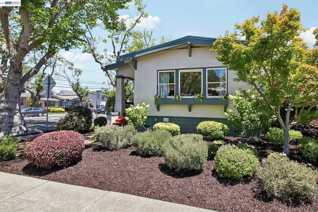 1344 Saint Charles Street Alameda CA 94501