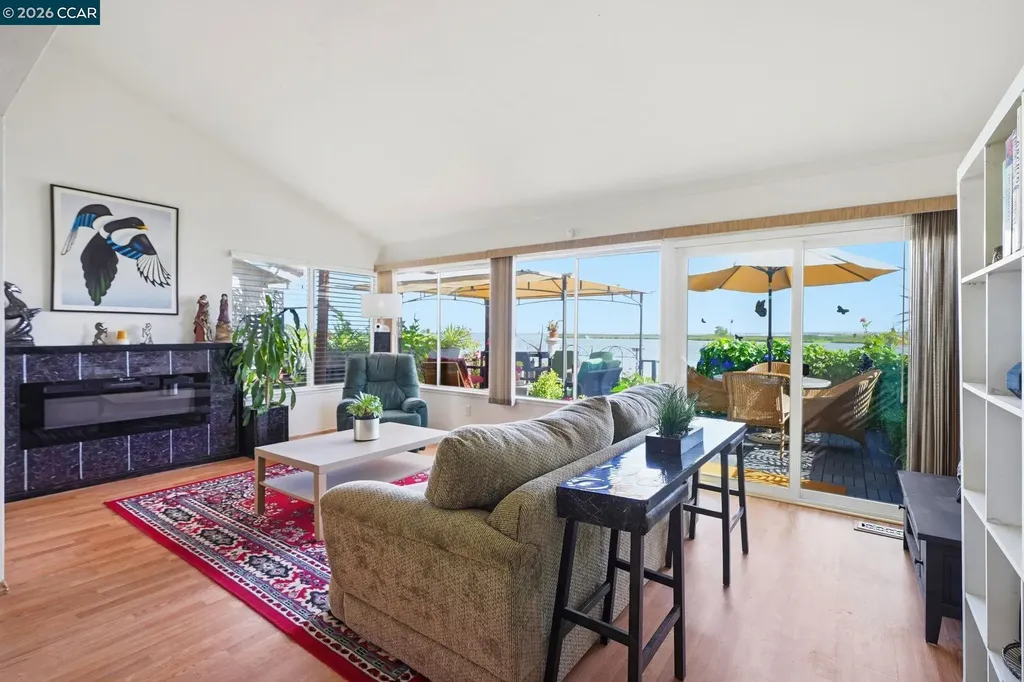 46 Edgewater Place Pittsburg CA 94565
