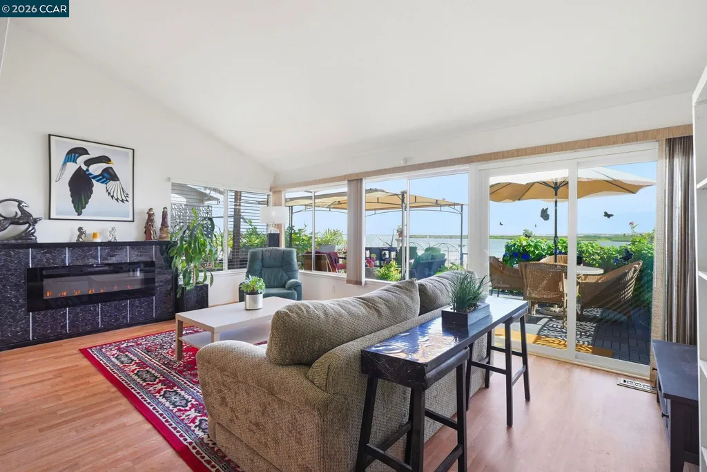 46 Edgewater Place Pittsburg CA 94565