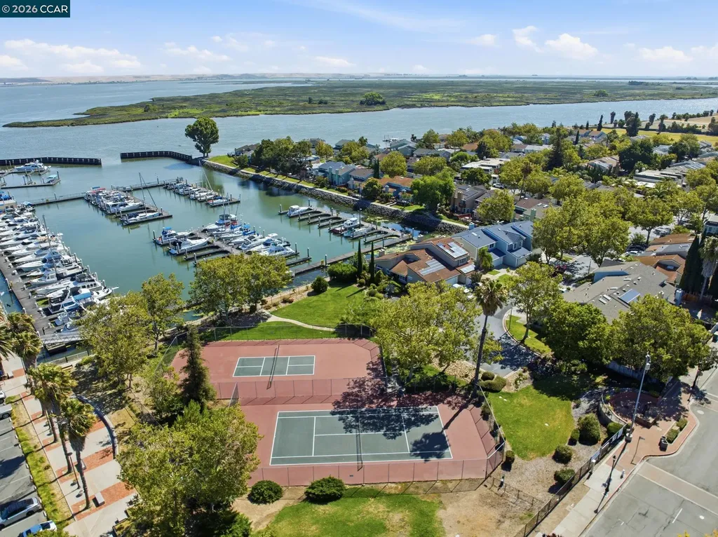 46 Edgewater Place Pittsburg CA 94565