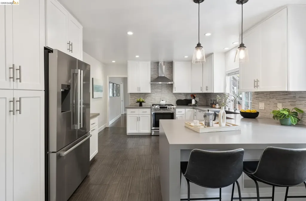 5641 Miles Avenue Oakland CA 94618