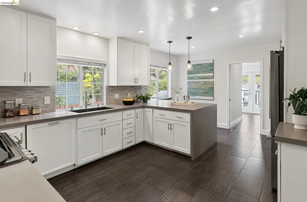 5641 Miles Avenue Oakland CA 94618
