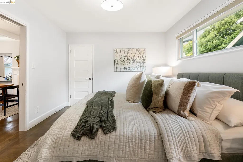 5641 Miles Avenue Oakland CA 94618
