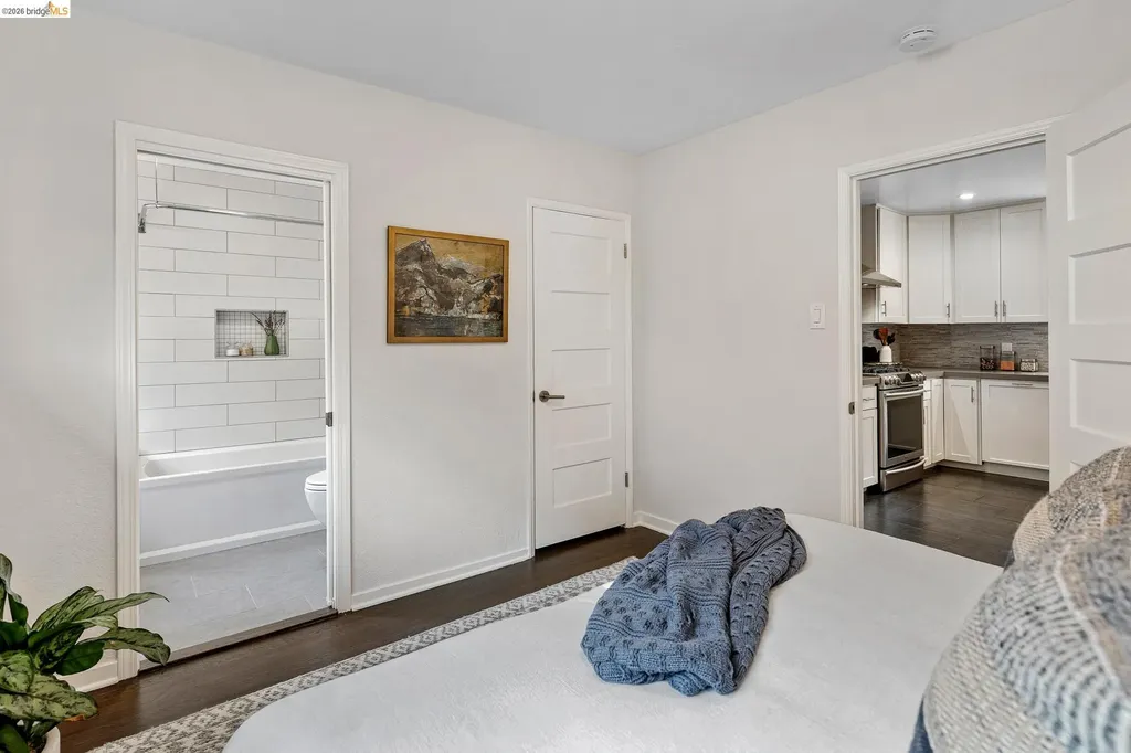 5641 Miles Avenue Oakland CA 94618
