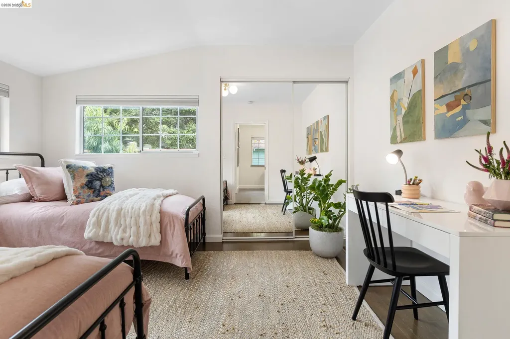 5641 Miles Avenue Oakland CA 94618