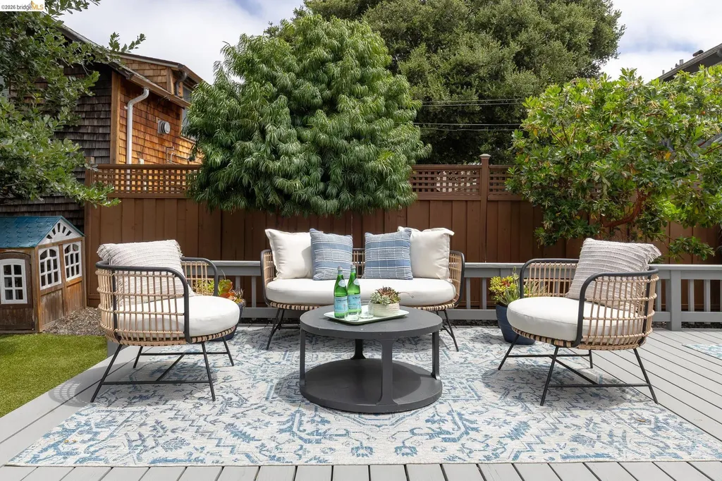 5641 Miles Avenue Oakland CA 94618