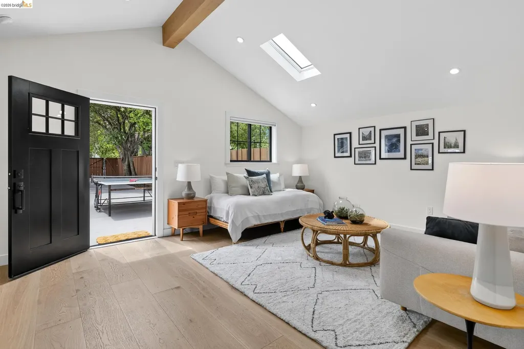 5641 Miles Avenue Oakland CA 94618
