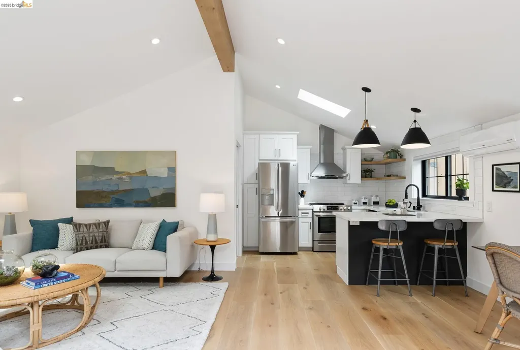 5641 Miles Avenue Oakland CA 94618